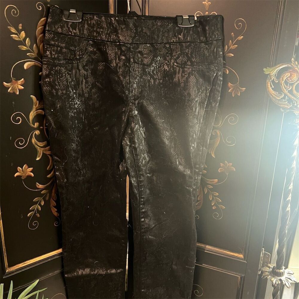 Chico's Women's Black Snake Print Jegging Pants Size 0.5